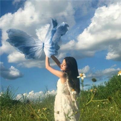 机场直击：新生代小生与前任深夜同框，整整一周最新进展